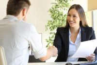 Utforske rollen til en HR-assistent: Lønn, ferdigheter og jobbscop