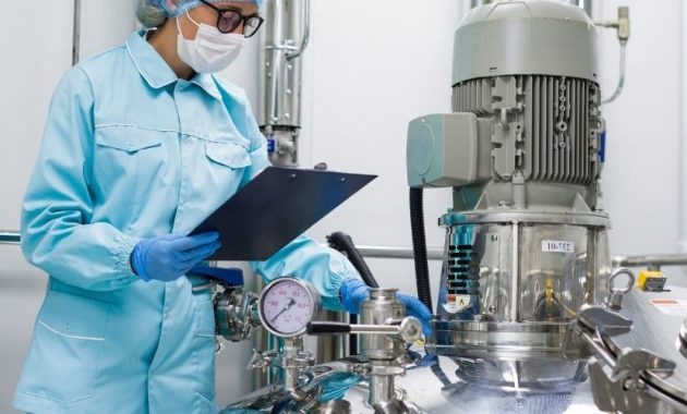 How to Become a Chemical Engineer: Salary, Skills, & Job Responsibilities